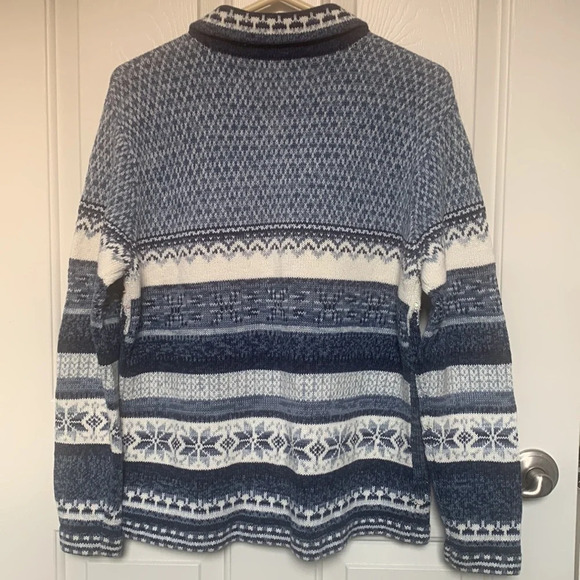 Vintage Heirloom Collectibles Winter Snow Flake Knit embellished sweater Small - Picture 6 of 12